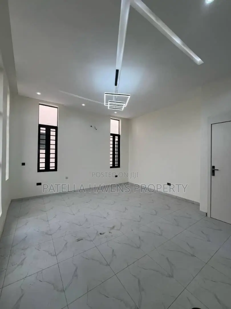 Beautifully Finished 4 Bedroom Duplex With Bq