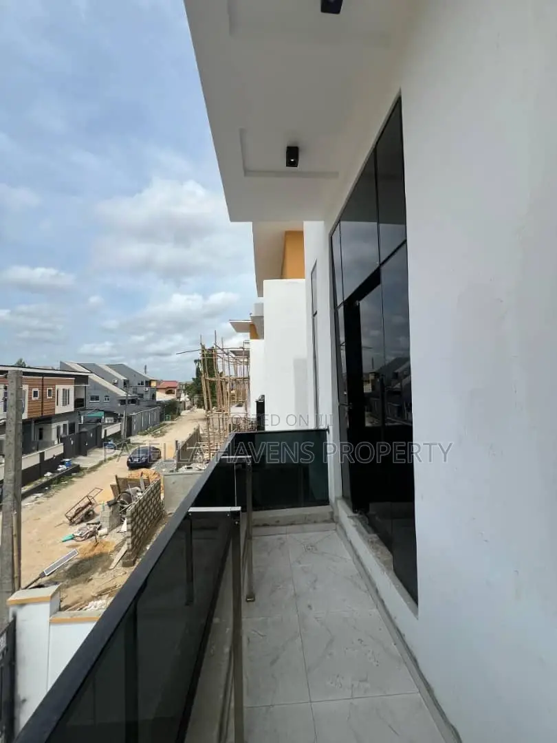 Beautifully Finished 4 Bedroom Duplex With Bq