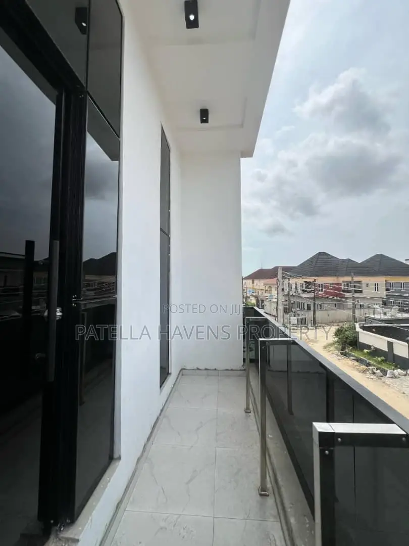 Beautifully Finished 4 Bedroom Duplex With Bq