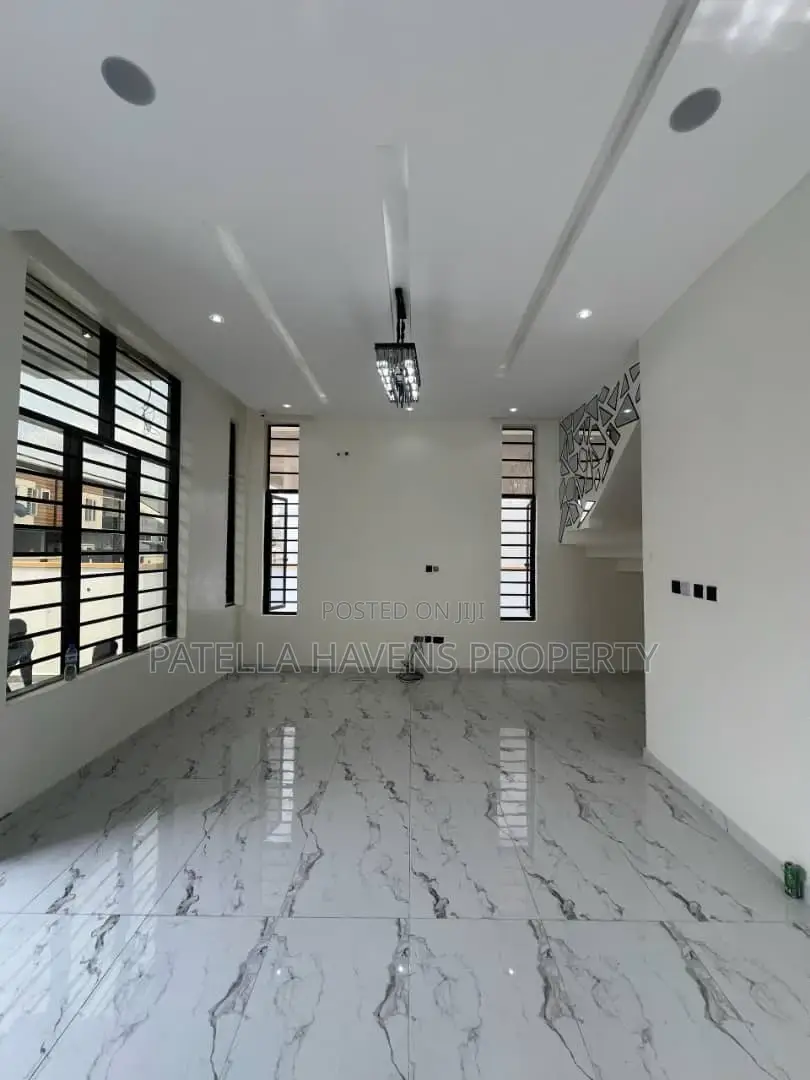 Beautifully Finished 4 Bedroom Duplex With Bq