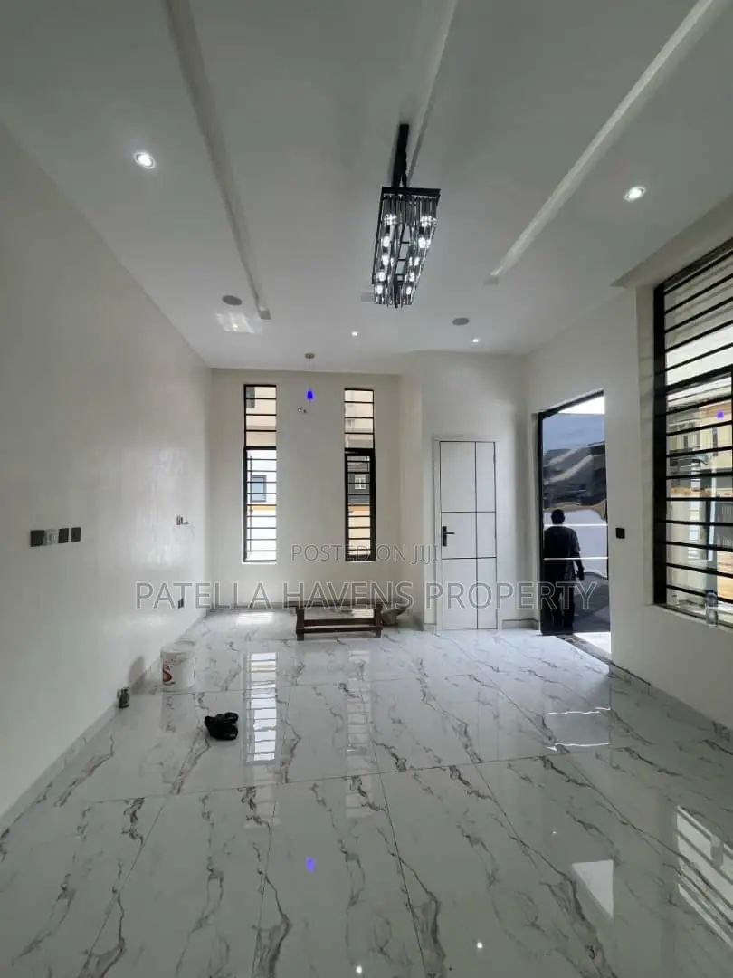 Beautifully Finished 4 Bedroom Duplex With Bq