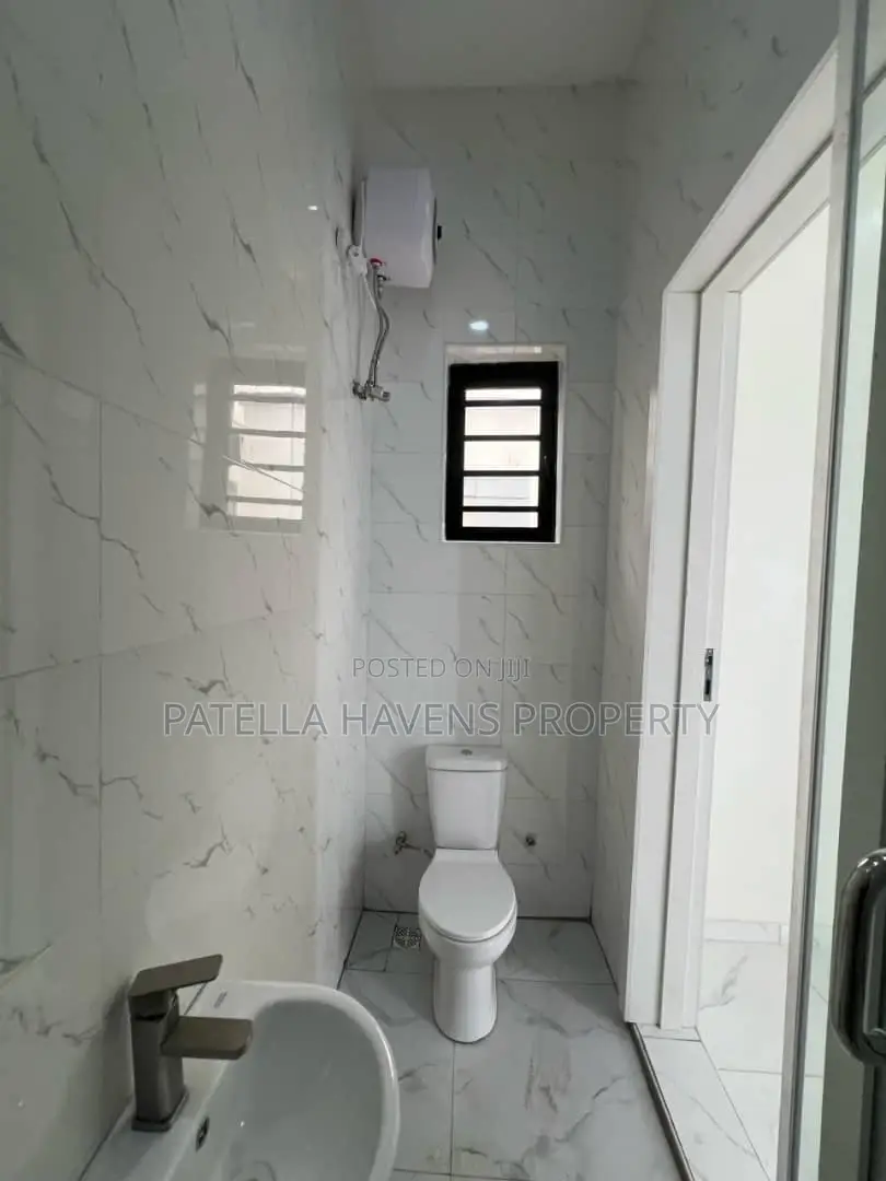 Beautifully Finished 4 Bedroom Duplex With Bq
