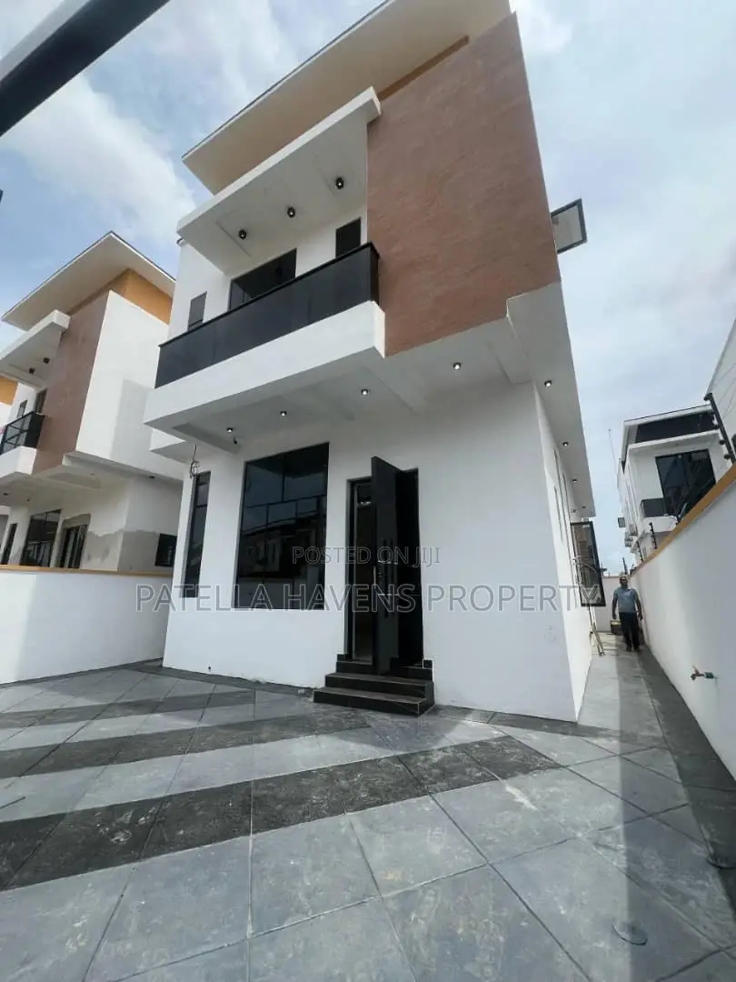 Beautifully Finished 4 Bedroom Duplex With Bq