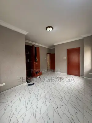 3bdrm Apartment in Lekki Phase 1 for rent