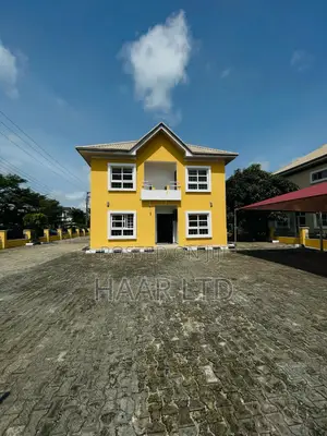 4bdrm Duplex in Chevron for rent
