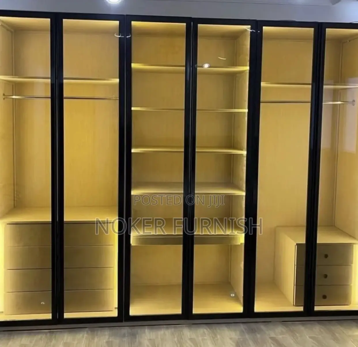 Closet Worldrobe With Led Light