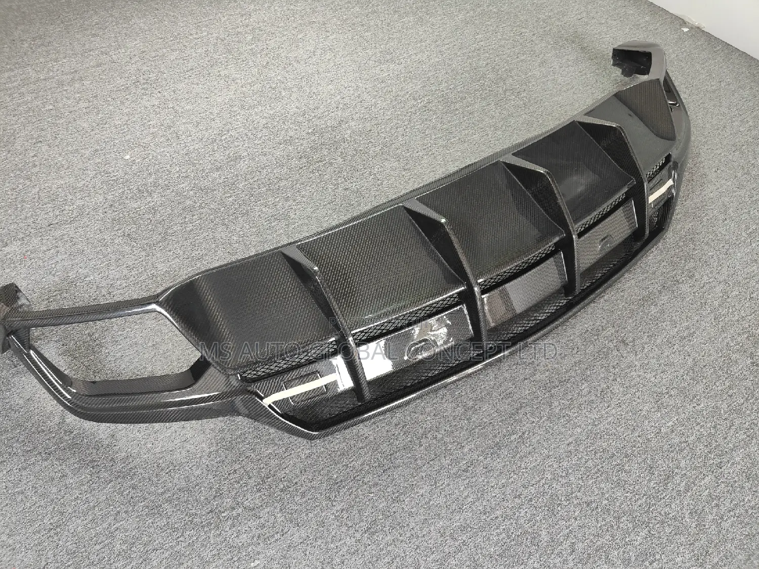 Lamborghini Urus Back Bumper Diffuser