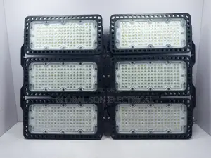 £ . C Divine . Brand Industrial Flood Light 
600w =