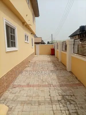 12bdrm House in Benin City for sale