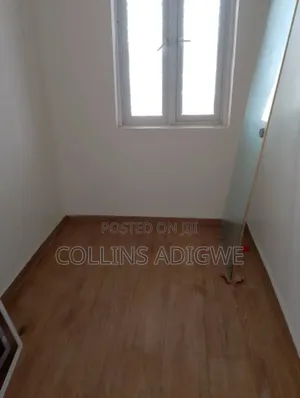 3bdrm Apartment in Orchid Road Chevron for rent