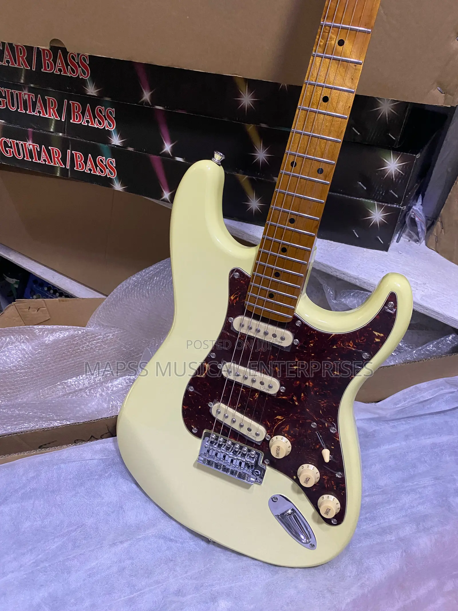 Stratocaster Lg-2-Pro-S S-Style Electric Guitar.