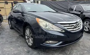 Photo - Hyundai Sonata Limited 2.0T Sedan (2.0L 4cyl 6A) 2012 Black