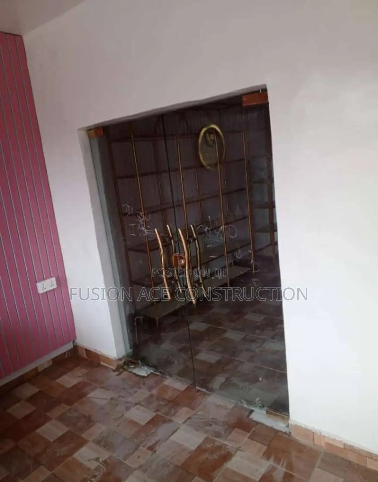 Frameless Glass Door