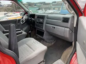 Volkswagen Transporter 2005 Red
