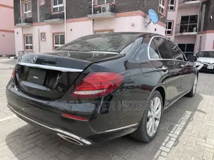 Mercedes-Benz E300 2017 Black