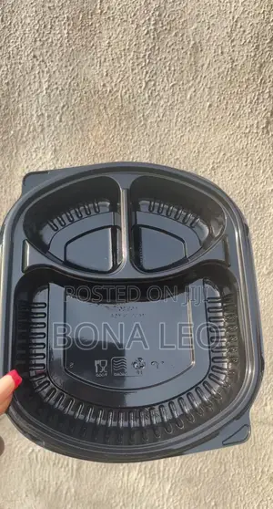 50pcs Of 3 Compartments Disposable Tray