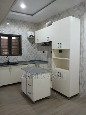 3bdrm Block of Flats in News Engineering, Dawaki for rent