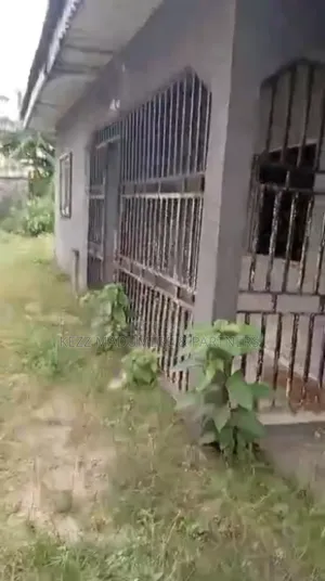 Photo - 5bdrm Bungalow in Ogologo, Rumuigbo , for sale