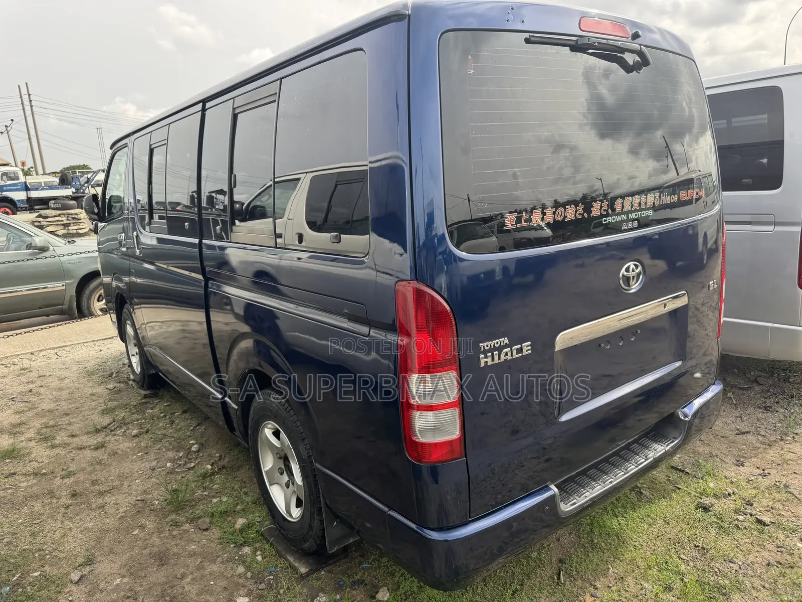 Toyota HiAce 2012 Blue