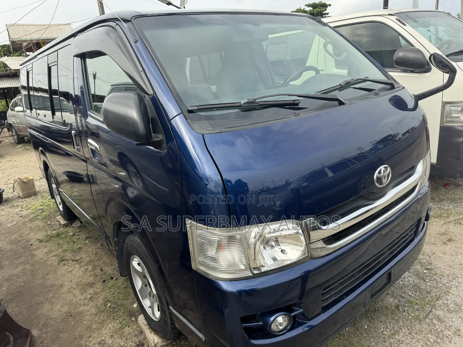 Toyota HiAce 2012 Blue