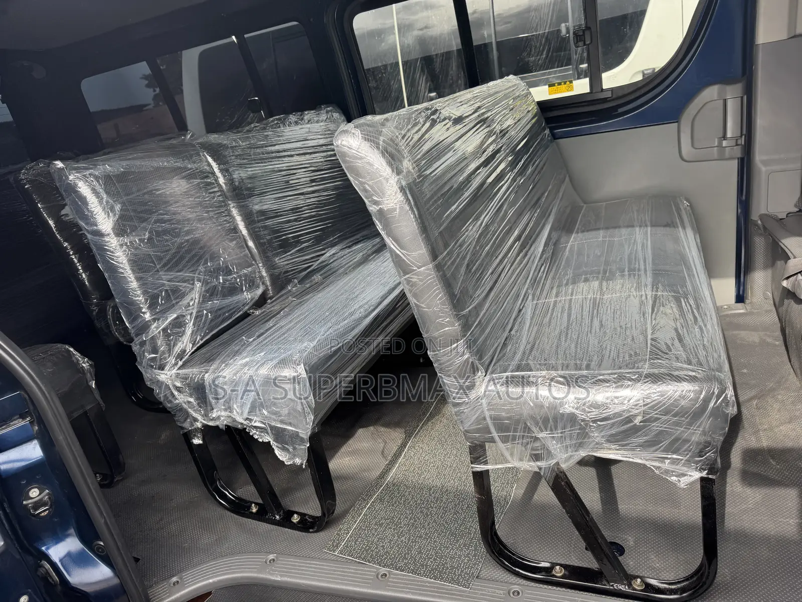 Toyota HiAce 2012 Blue