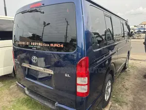 Toyota HiAce 2012 Blue