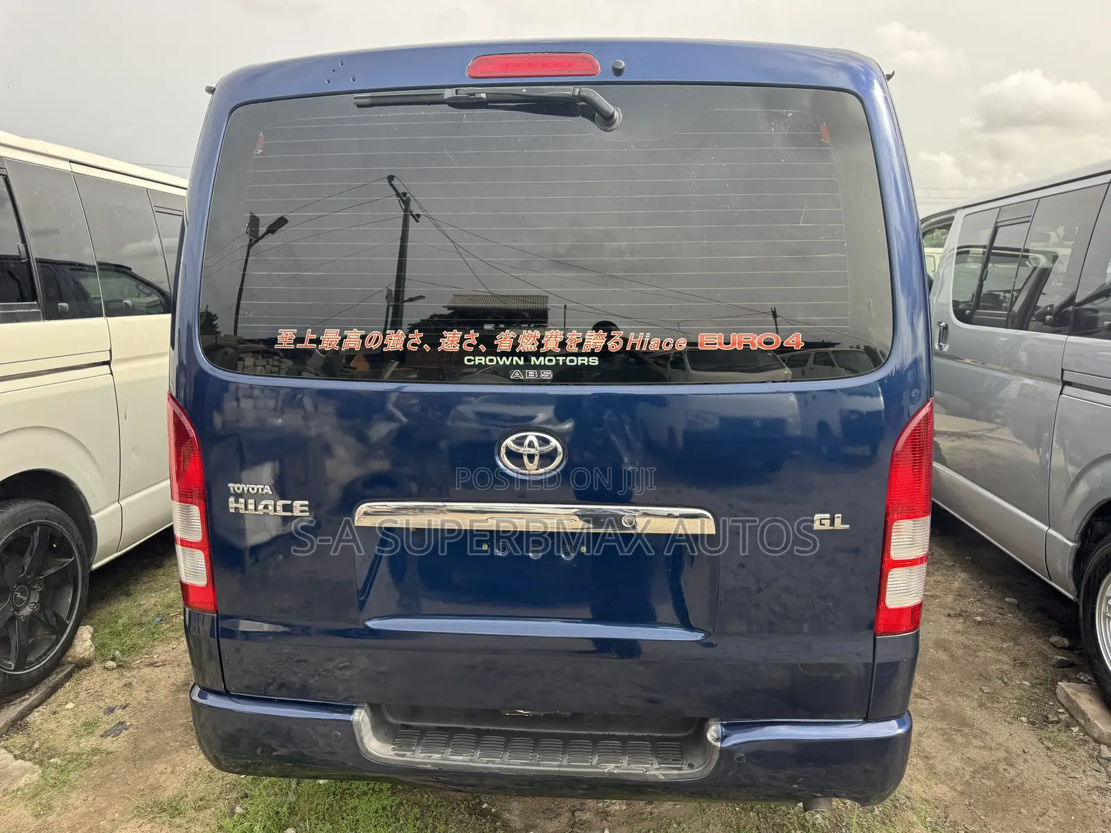 Toyota HiAce 2012 Blue