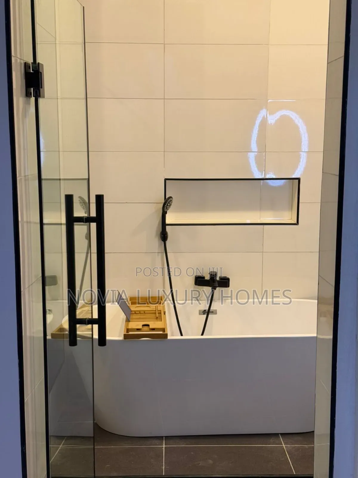 Luxury 3bedroom With Cinematic Room