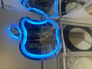 Aesthetic Apple Shaped Led Mirror With 3 Lights