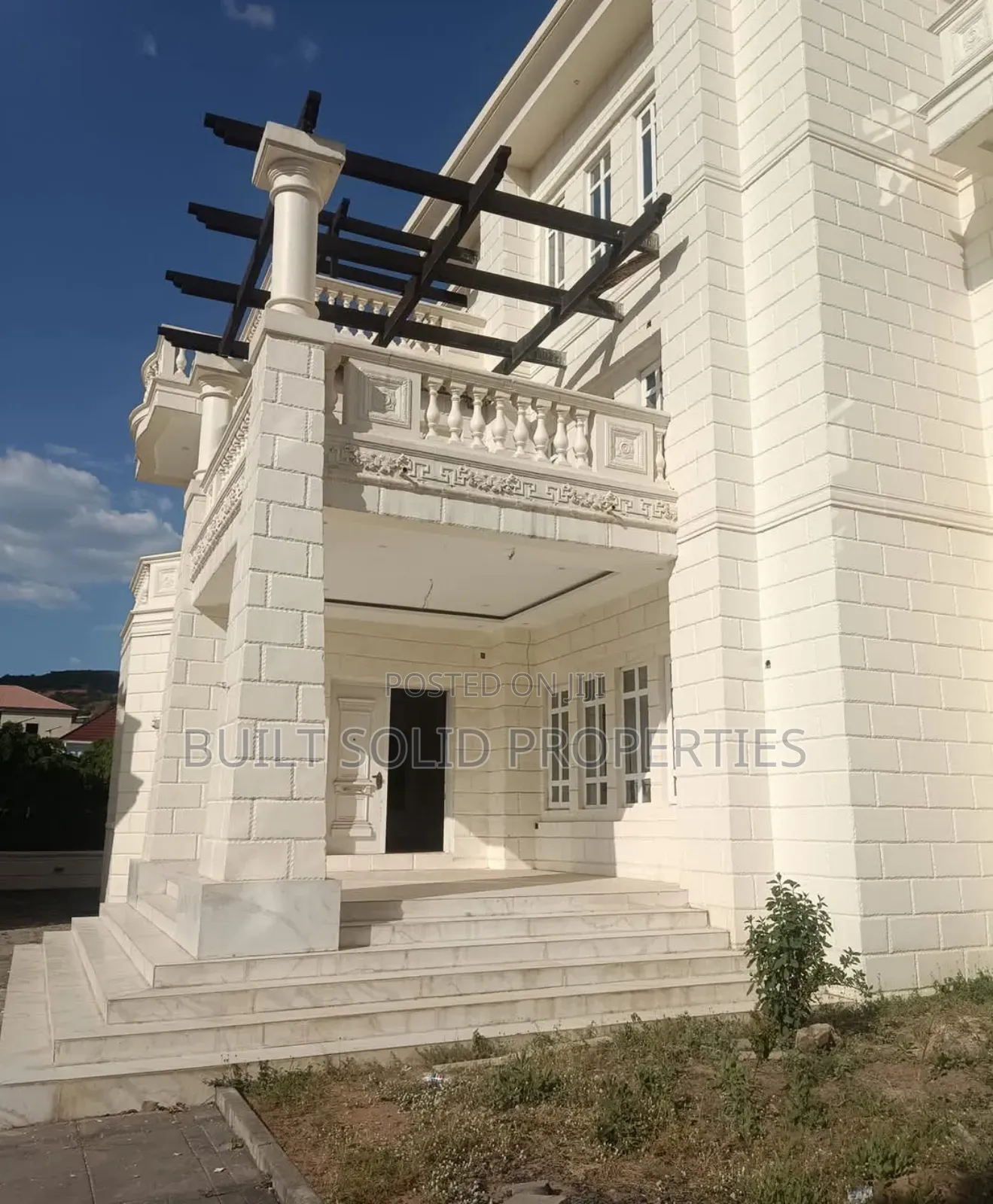 7bdrm Maisonette in Katampe for sale