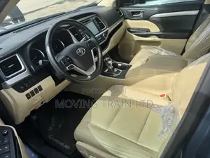 Toyota Highlander XLE 4x2 V6 (3.5L 6cyl 8A) 2018 Blue