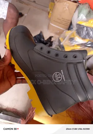 Ankle Safety Rainboot Black And Yellow Sole