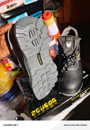 Safety Master Boot