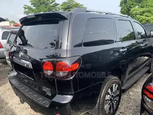 Toyota Sequoia Platinum 4dr SUV 4WD (5.7L 8cyl 6A) 2016 Black