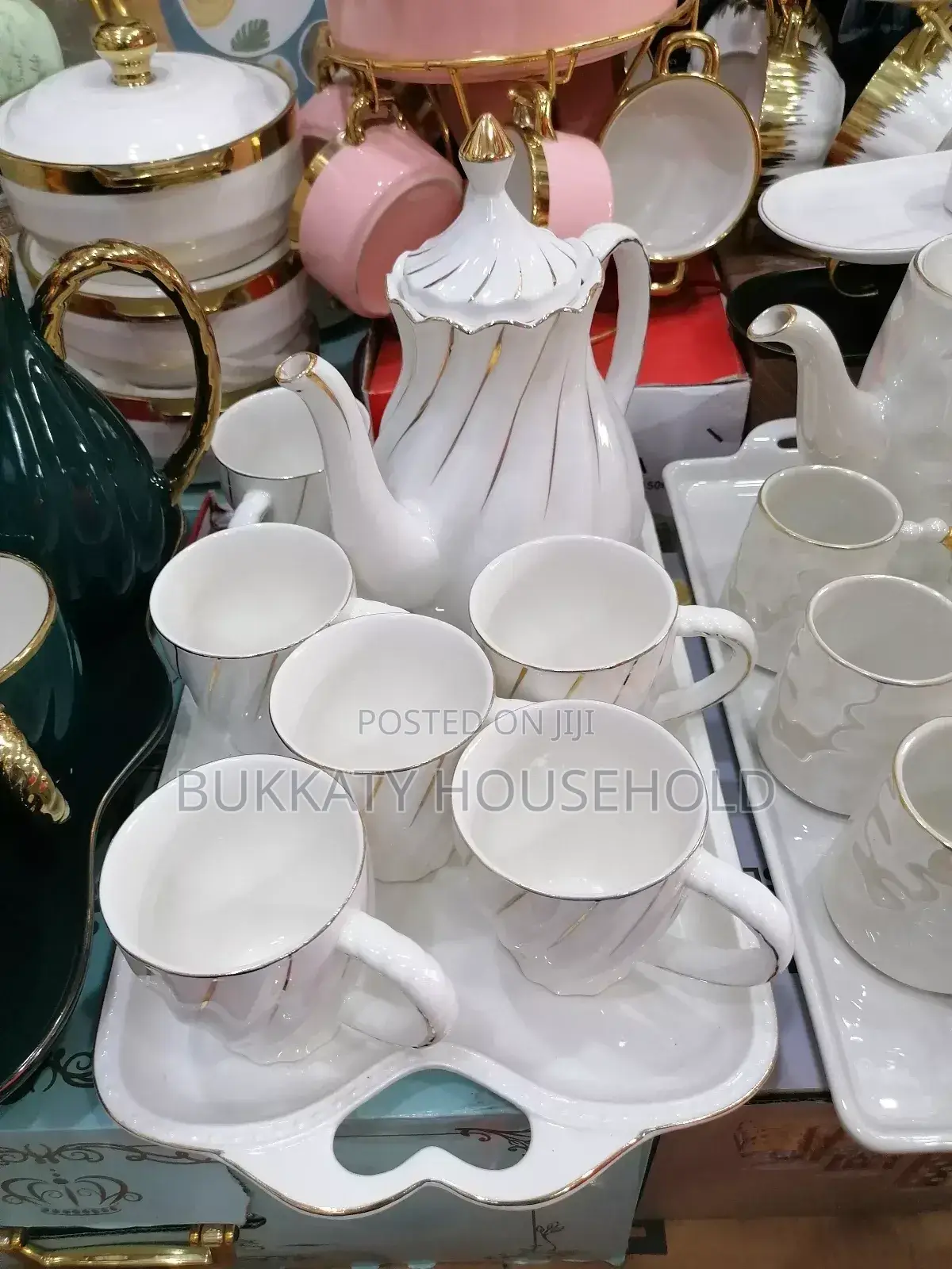 Quality Breakable Jug and Mugs
