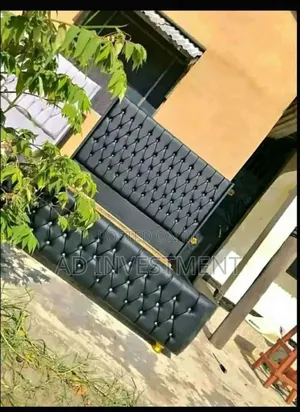 Photo - 6/6 Leather Bedframe