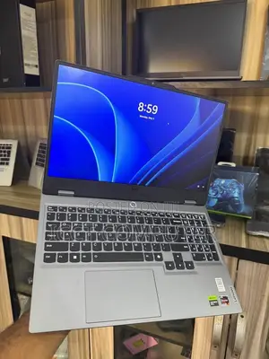 New Laptop Lenovo LOQ 15ARP9 16GB Intel Core I7 SSD 512GB