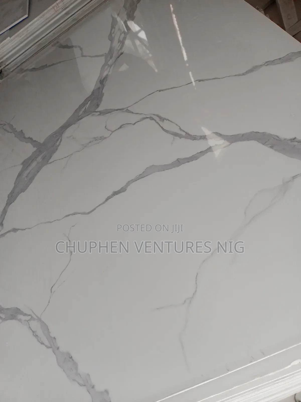 Carara White Wave Quartz