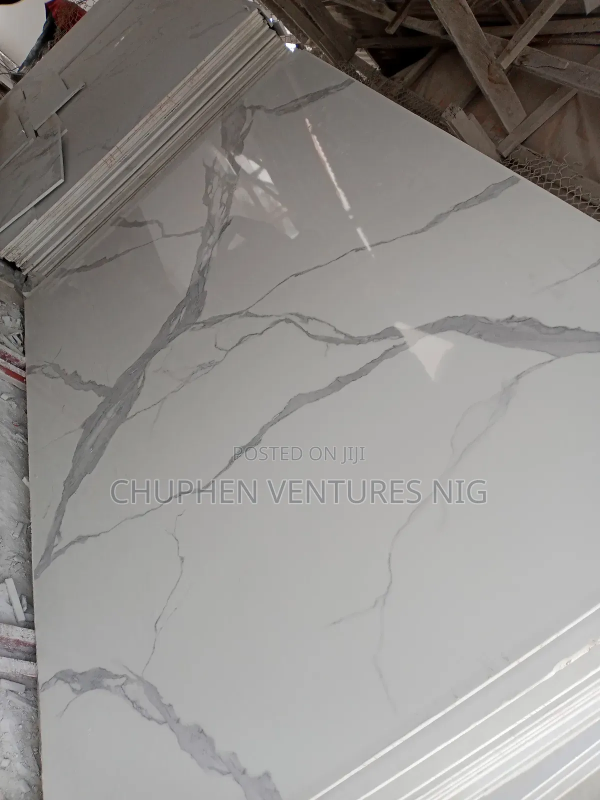 Carara White Wave Quartz