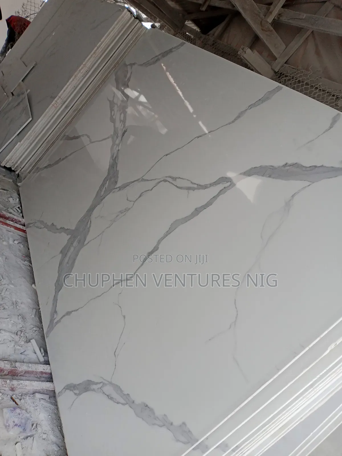 Carara White Wave Quartz