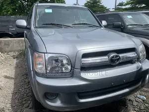 Toyota Sequoia Limited 4dr SUV 4WD (4.7L 8cyl 5A) 2007 Silver