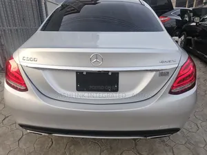 Mercedes-Benz C300 Sport 4dr AWD 4Matic Sedan (2.0L 4cyl 7A) 2015