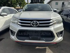 Toyota Hilux Revo Double Cab Petrol 2.7 AWD 2018 White