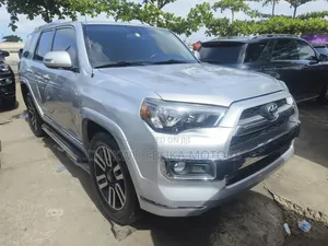 Toyota 4-Runner Limited 4X4 2013 Silver
