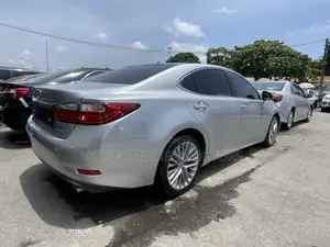 Lexus ES 2015 Silver