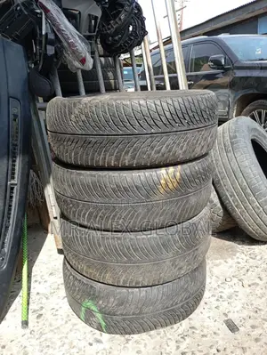 235/55/17 Michelin