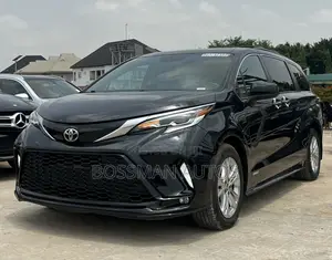 Photo - Toyota Sienna Platinum 2022 Black