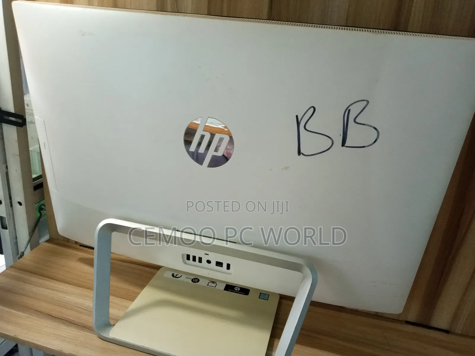 Desktop Computer HP Pavilion 27 8GB Intel Core I5 HDD 1T