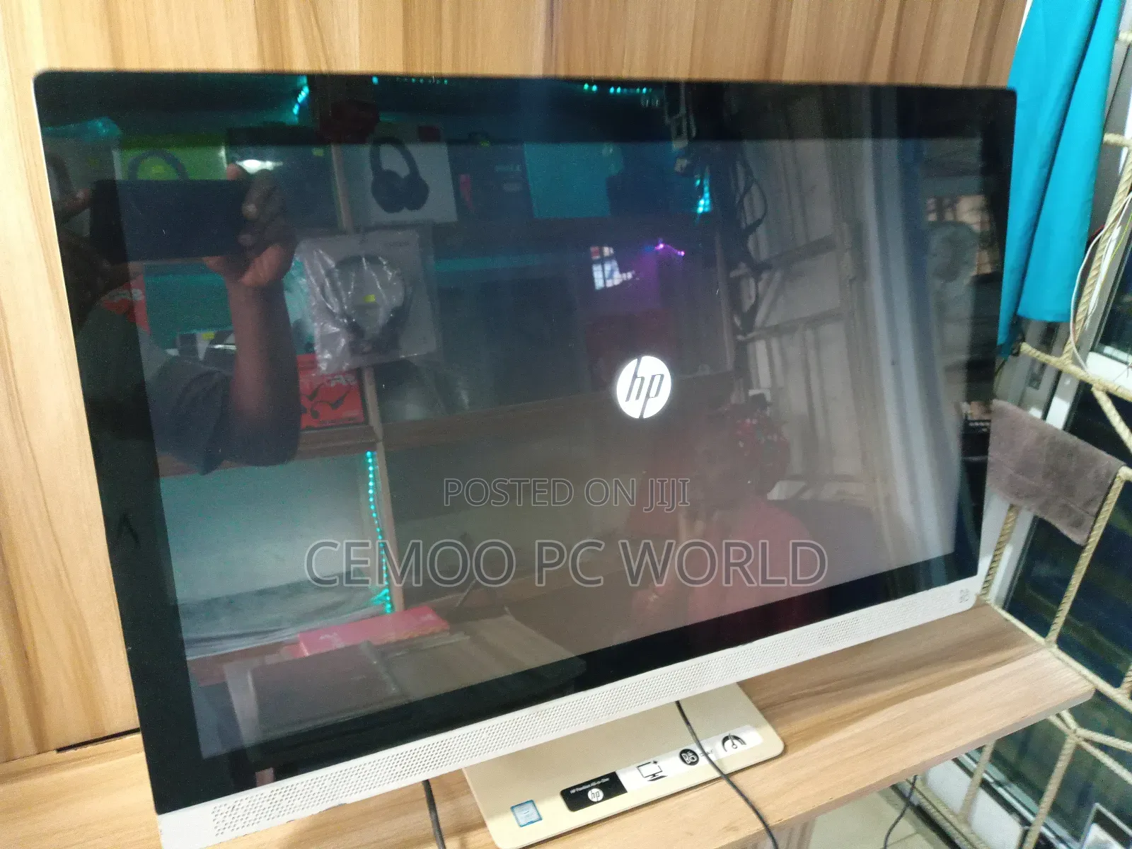 Desktop Computer HP Pavilion 27 8GB Intel Core I5 HDD 1T