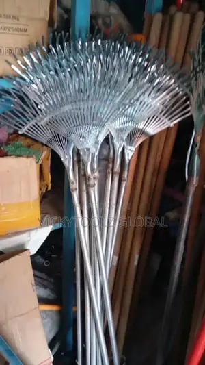 Fan Rake Long Handle